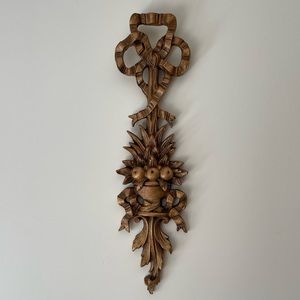 Resident Gold Wall Decor